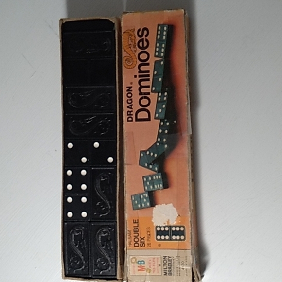 Vintage 1970 MB Dragon domino set 28 pieces - Picture 1 of 2